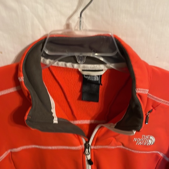 The North Face Women’s Red Zip Front Running Jacket Size Large - Picture 3 of 12